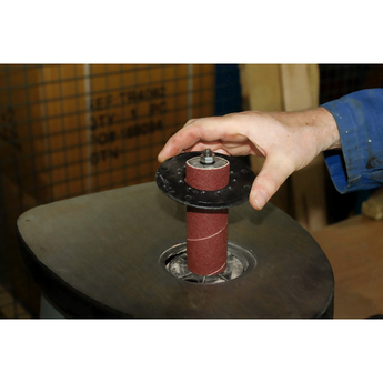 Ponceuse à cylindre oscillant d’établi